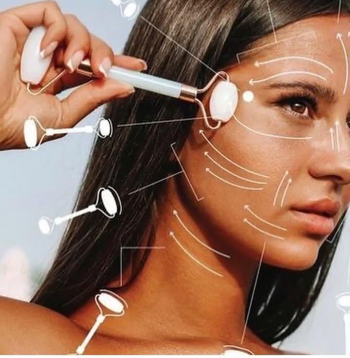 Jade Roller & Gua Sha Set for Anti-Aging